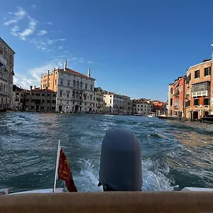 https://santa-croce-apartment.hotelinveneto.com